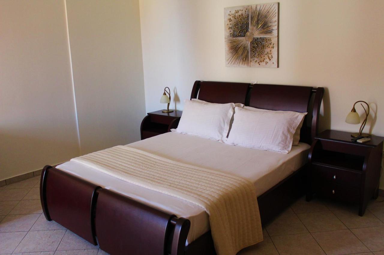 Sofotel Koróni Buitenkant foto