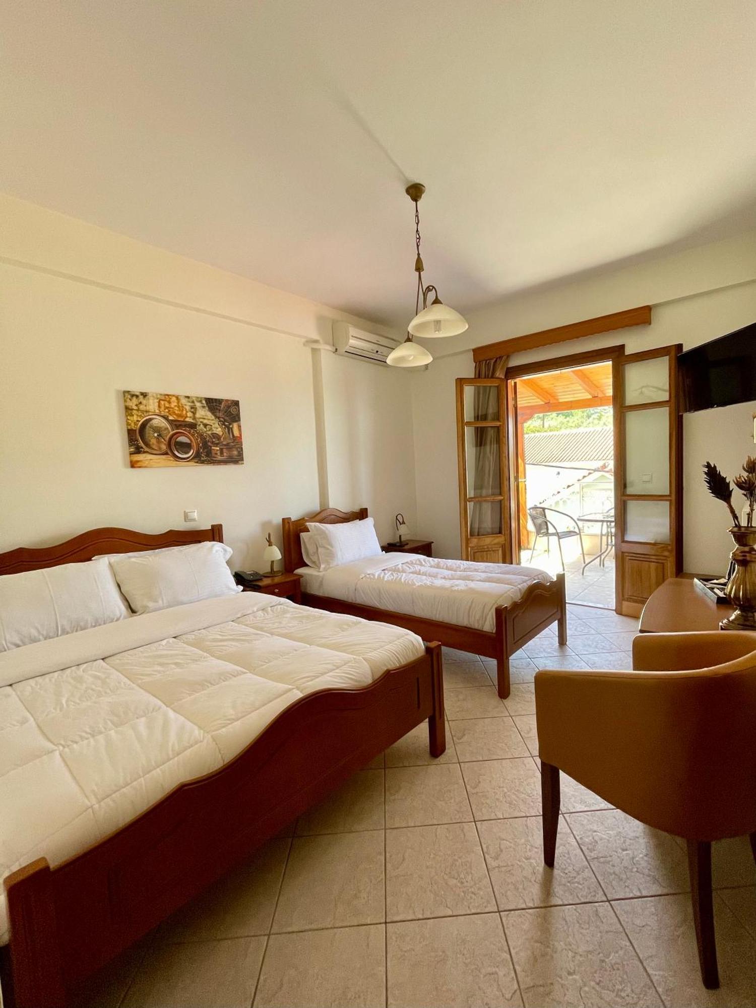 Sofotel Koróni Buitenkant foto